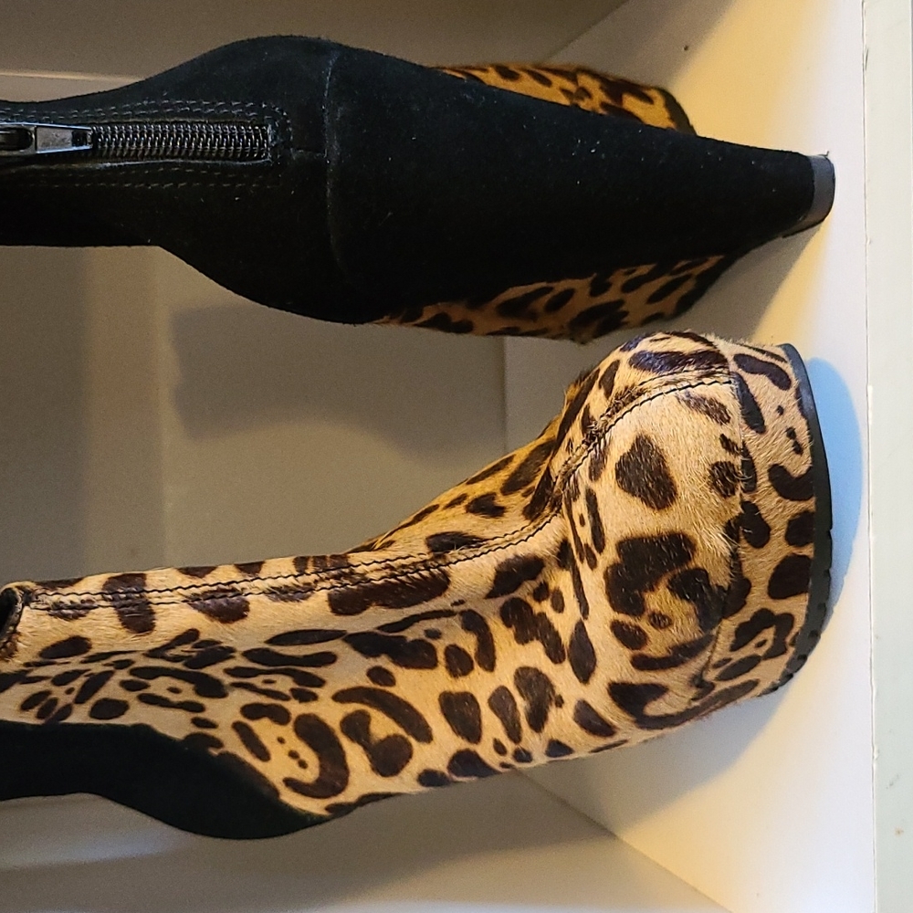 Kelsi Dagger Leopard & Black suede Huette Wedge Bootie 7.5